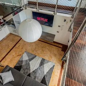 https://apt-metro-a-1-minuto-moderno-loft-free-wifi-e-netflix.italymilanhotels.net