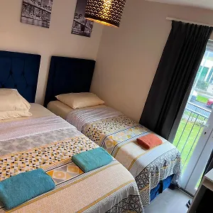 Lovely Twin With Ensuite Bathroom 15 Mins From Airport , Dublin Irland